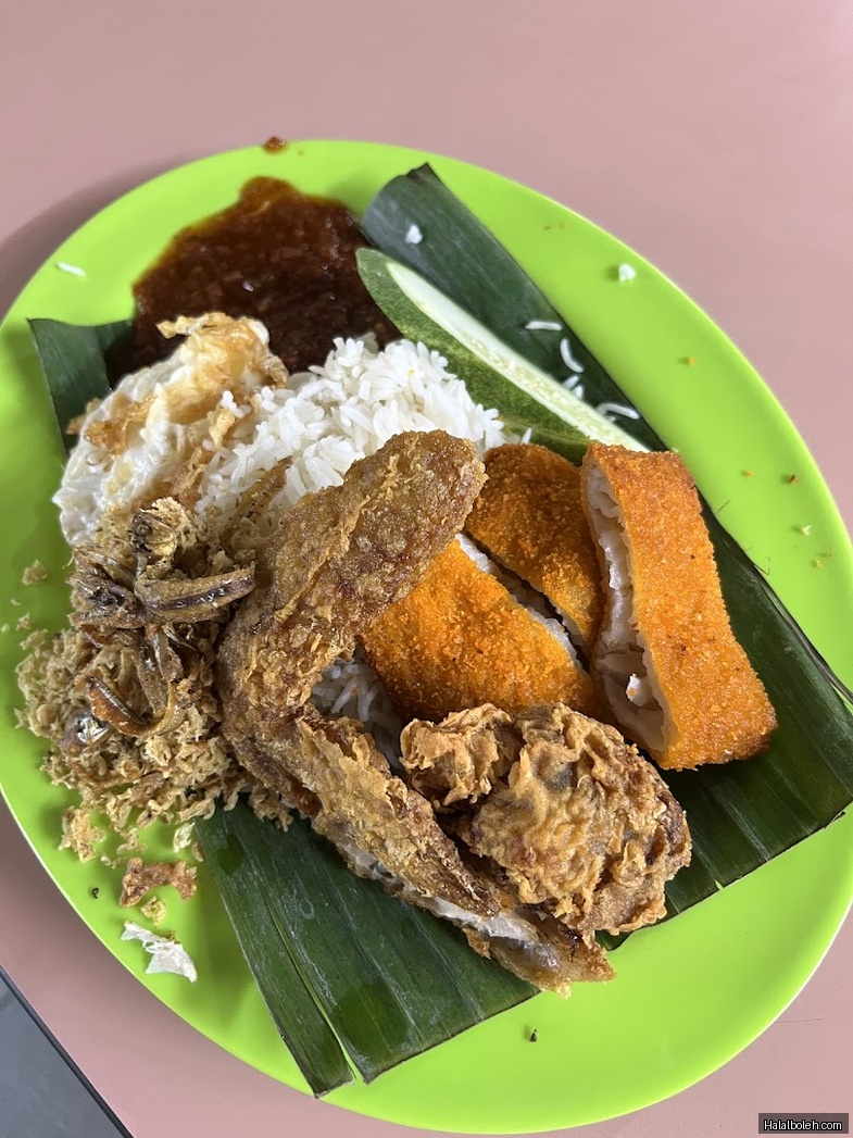 Changi Famous Nasi Lemak at Changi Village Hawker Centre - General
