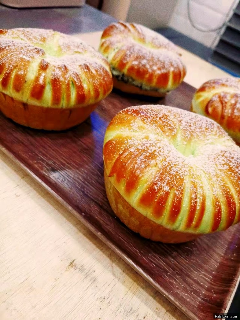 Ah B Bakery 1982 - general