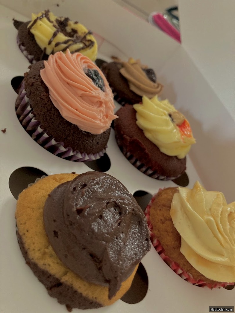 Twelve Cupcakes - general