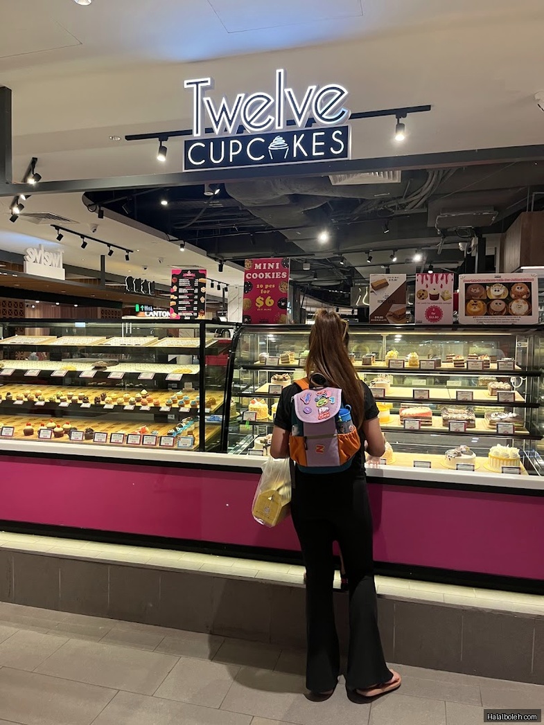 Twelve Cupcakes - general