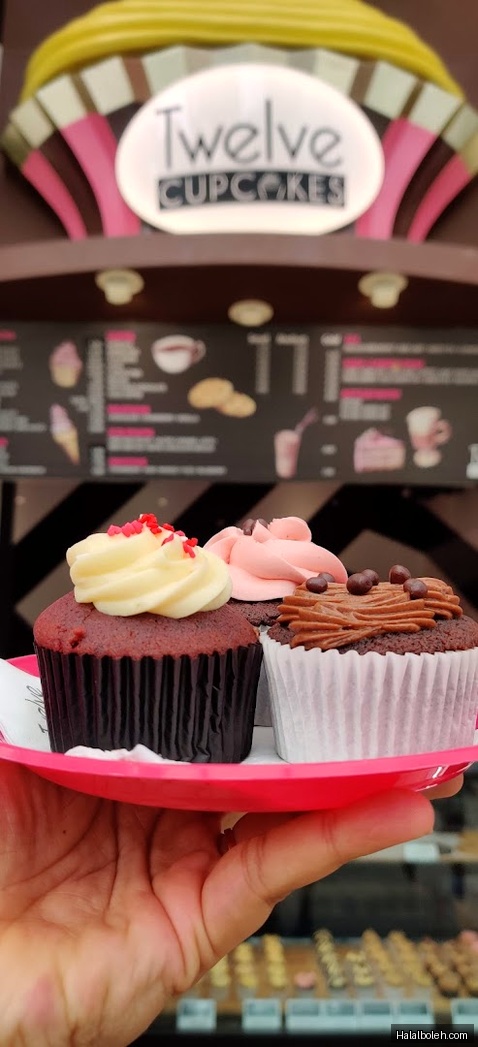 Twelve Cupcakes - general