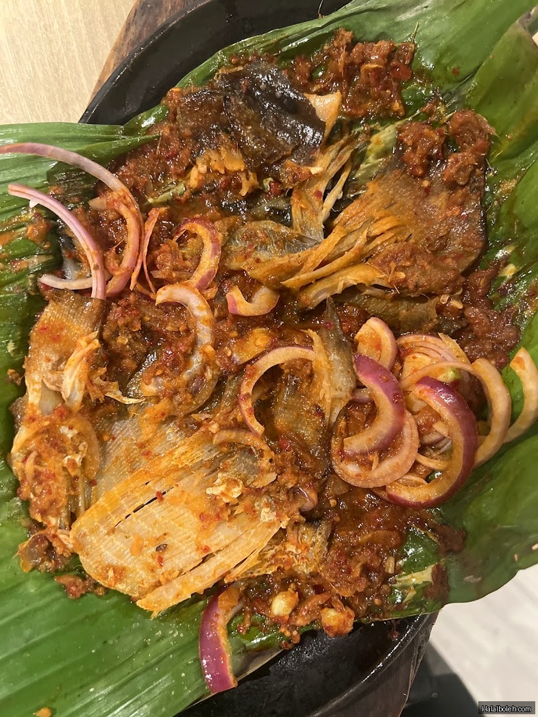 Sambalicious Seafood BBQ at Century Square - General