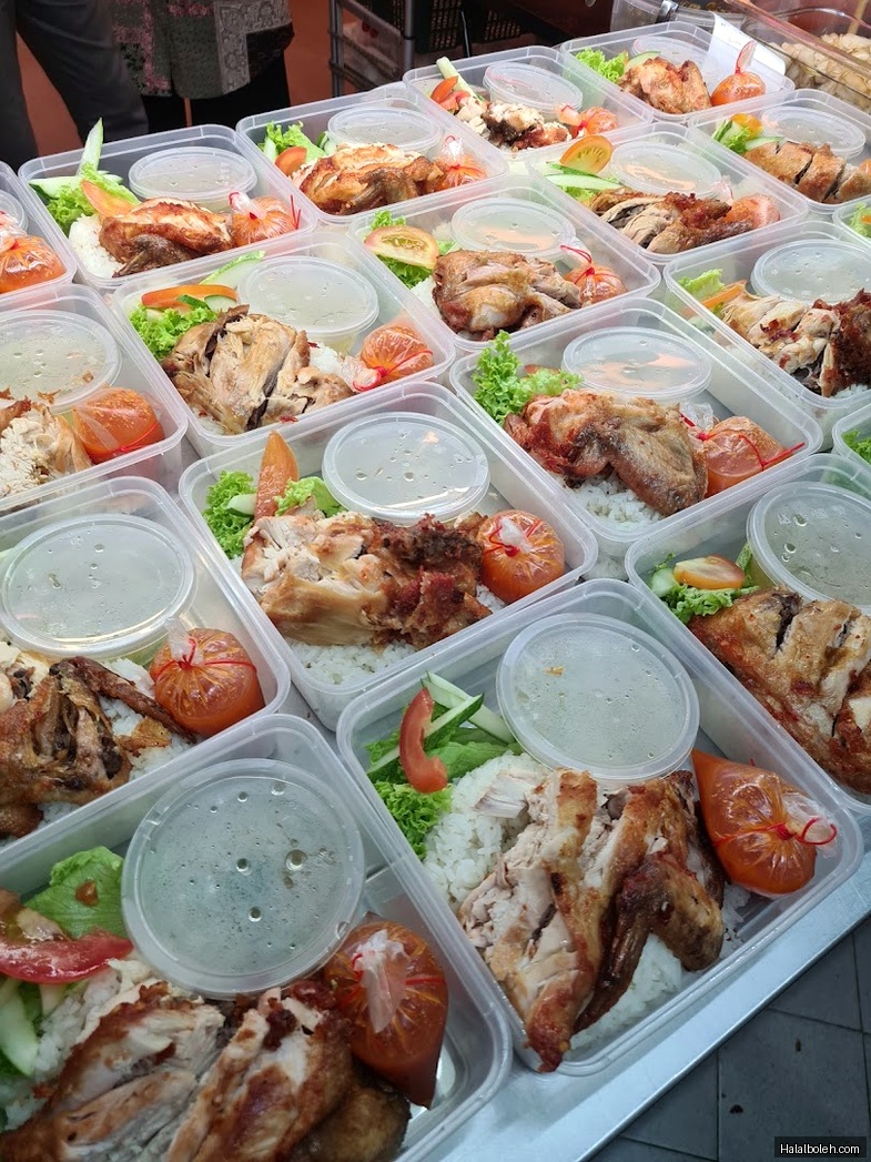 Dahlia's Cafe at 390 Victoria Street - General