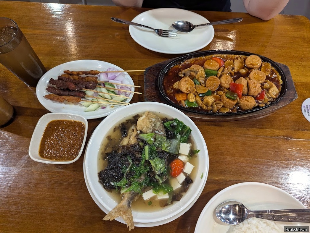 Lucky at Gain City Megastore - General