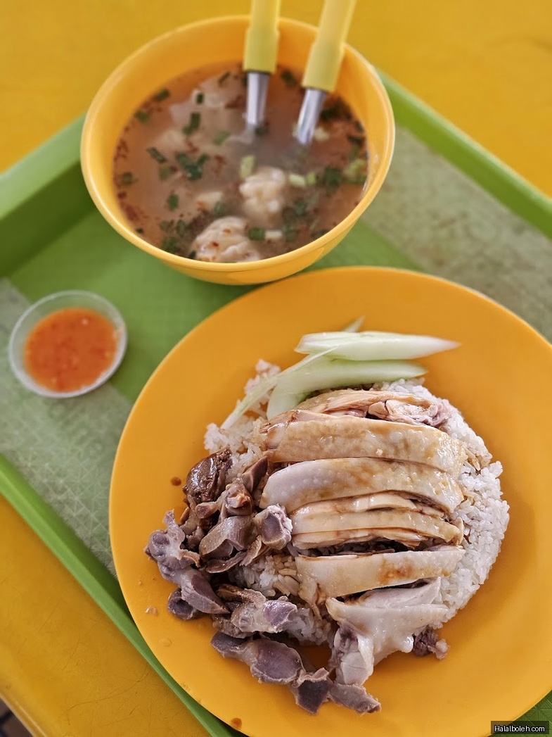 Edmond Chicken Rice at Tanglin Halt Market - General