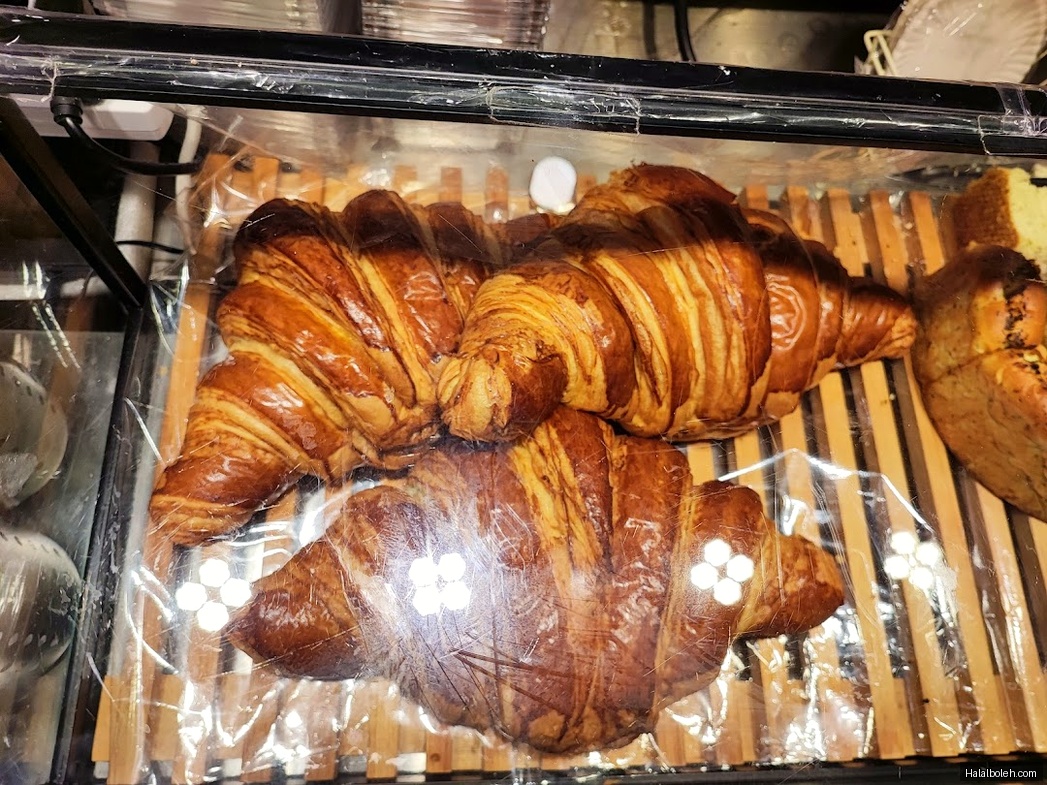 Ah B Bakery - general