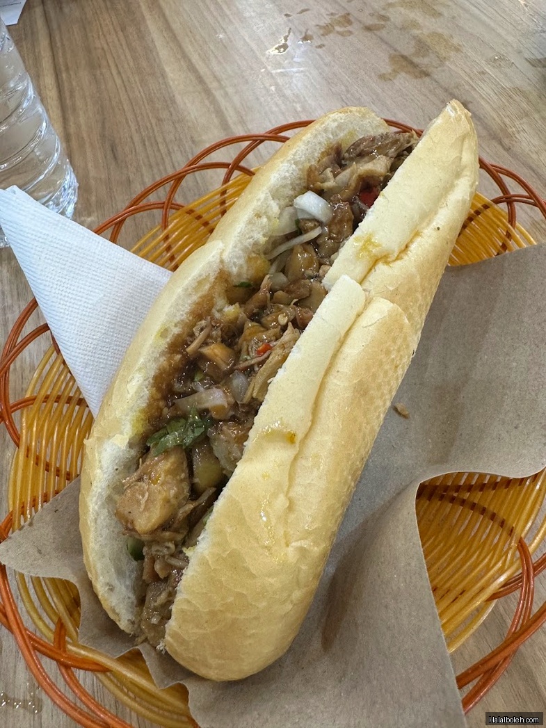 Lilly Norhana Vietnamese Muslim Cuisine at 134 Bukit Batok West Ave 6 - General