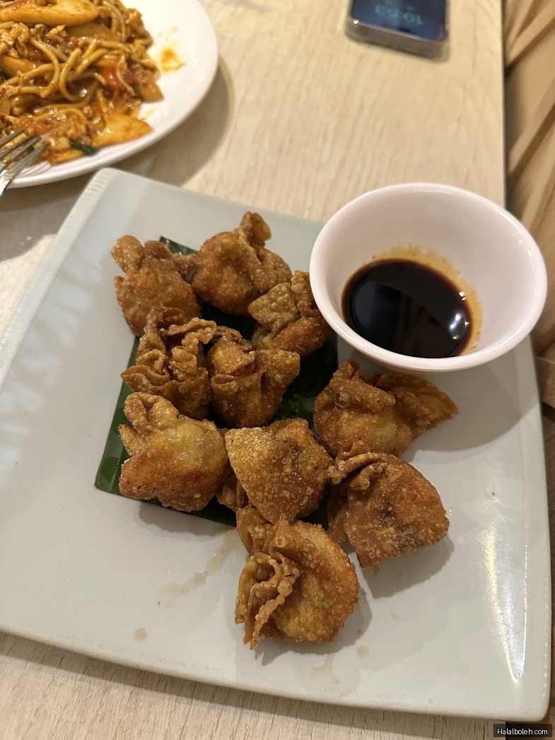 Sakura Family Restaurant at Eastpoint Mall - General