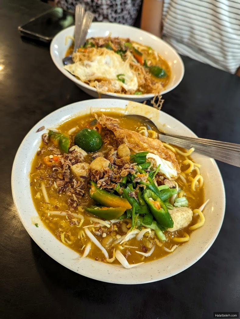 Yusof & Arni Cafe - general
