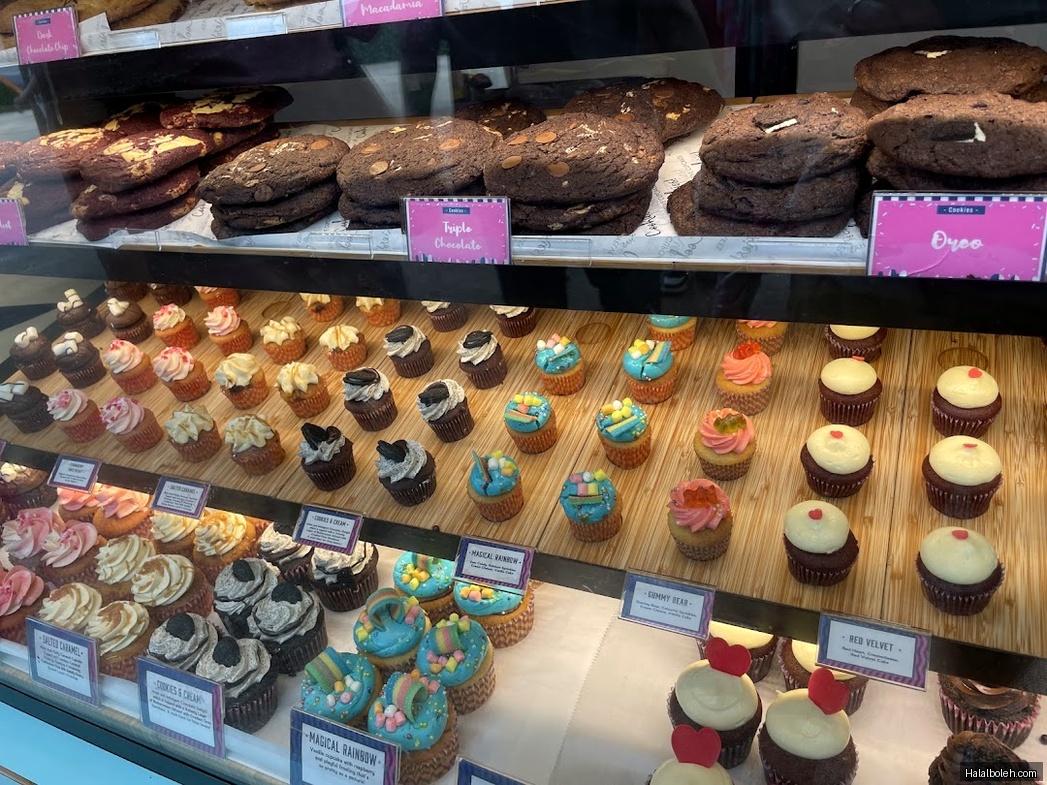 Twelve Cupcakes - general
