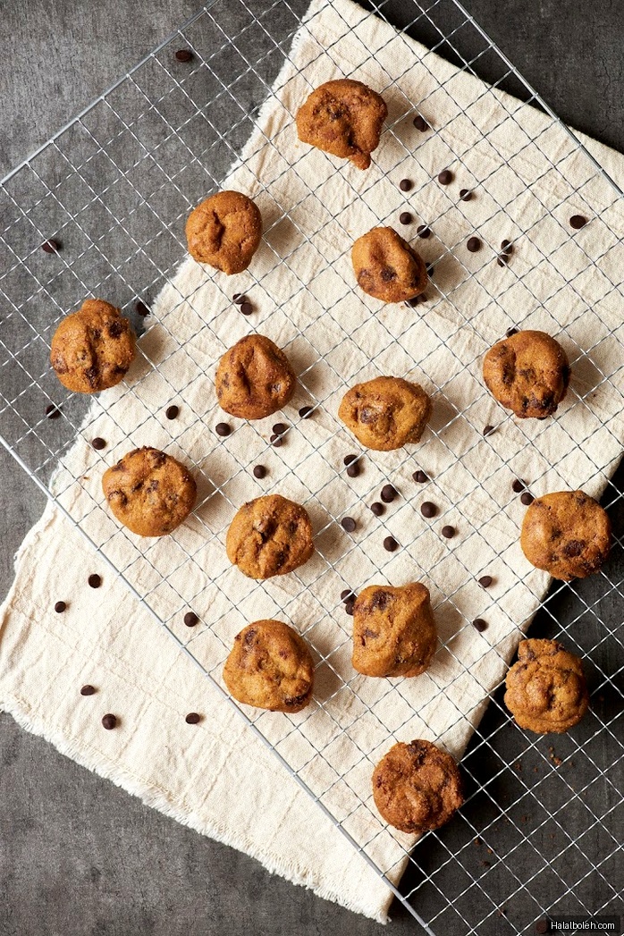 Famous Amos - general