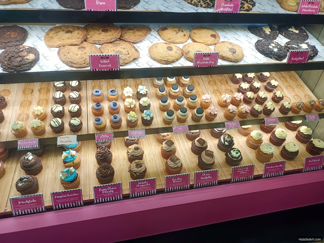 Twelve Cupcakes - general