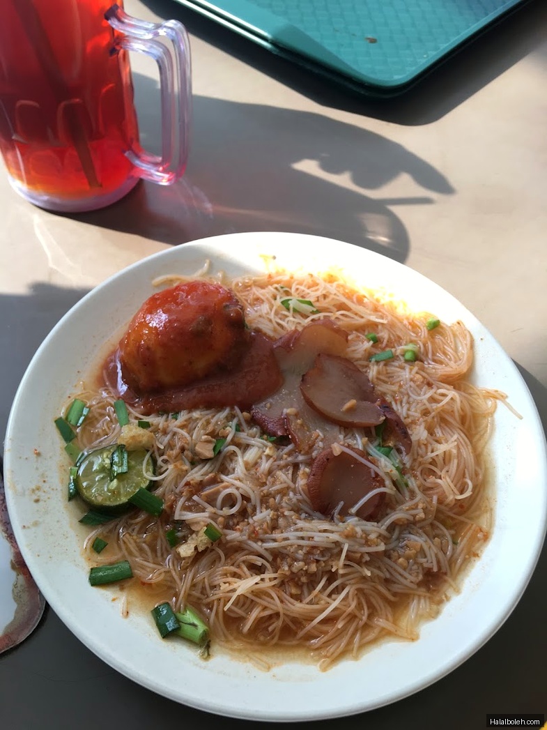 Wak Din at Bedok Interchange Hawker Centre - General