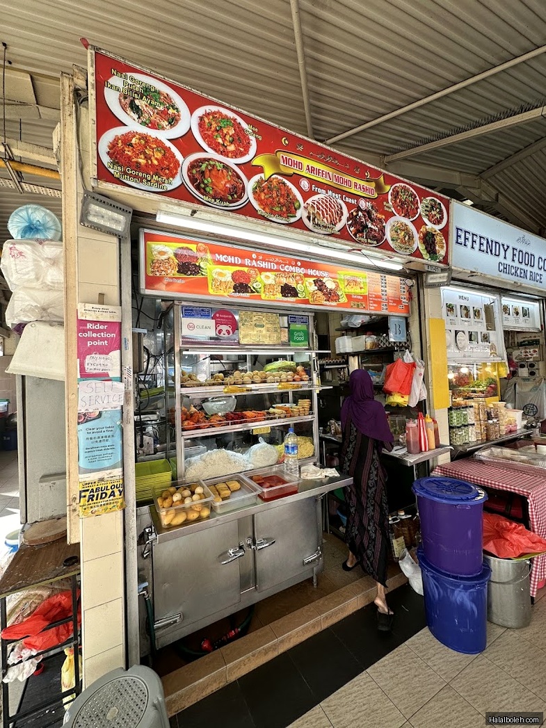 Mohd Ariffin Mohd Rashid at Haji M. Abdul Rajak Stall - General