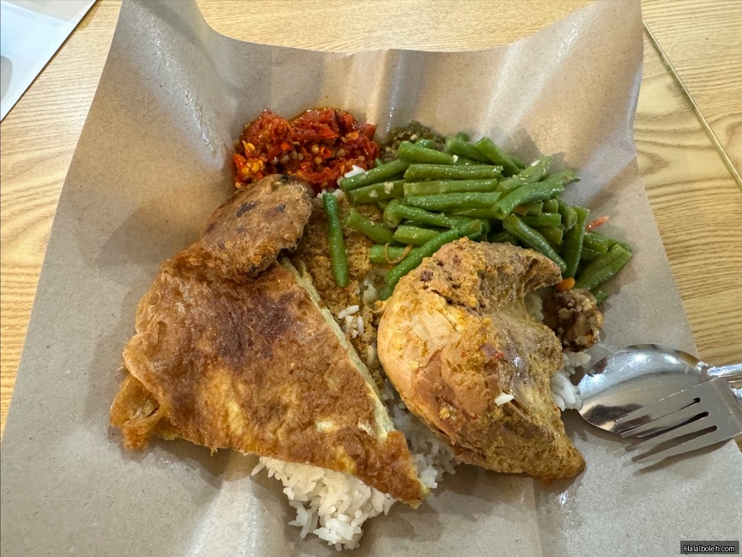 Minang House at Lucky Plaza - General