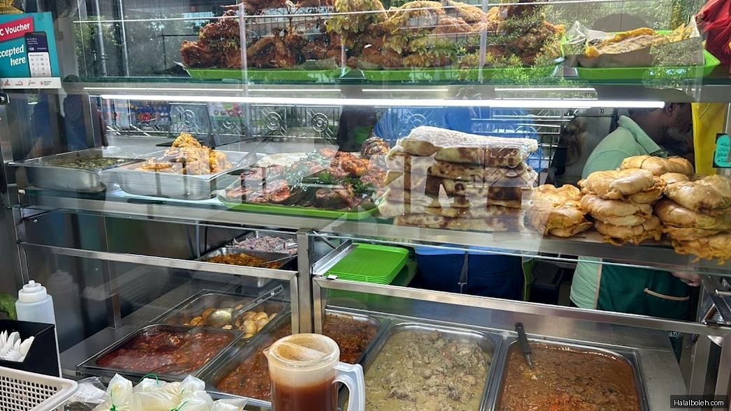 Rezki Allah at Seah Im Food Centre - General