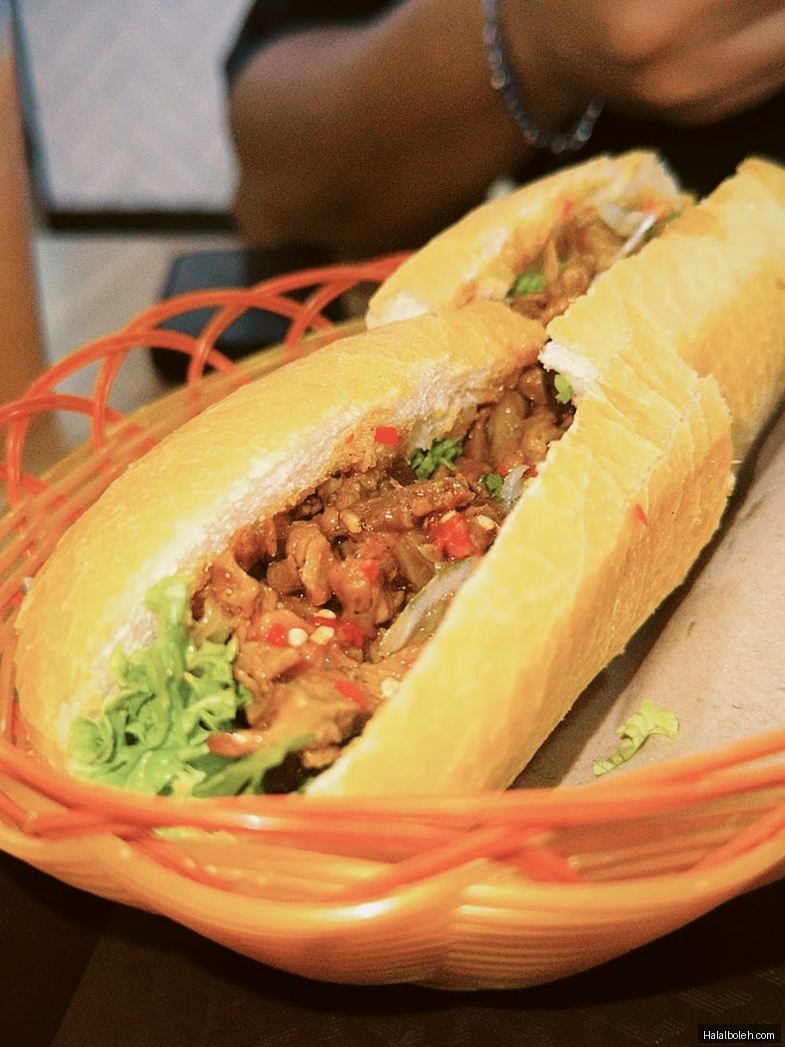 Lilly Norhana Vietnamese Muslim Cuisine at 134 Bukit Batok West Ave 6 - General