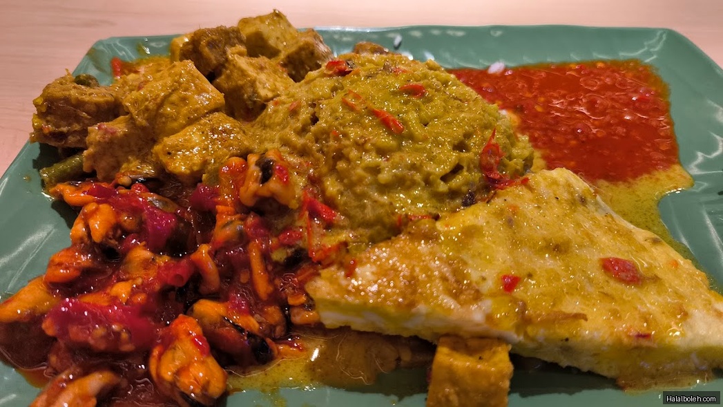 Majulah Nasi Padang at Paya Lebar Square - General