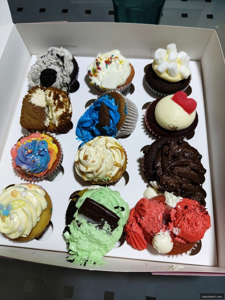 Twelve Cupcakes - general