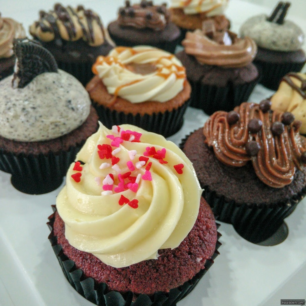 Twelve Cupcakes - general