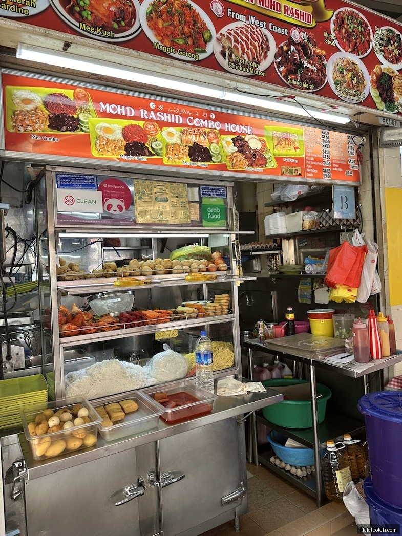 Mohd Ariffin Mohd Rashid at Haji M. Abdul Rajak Stall - General