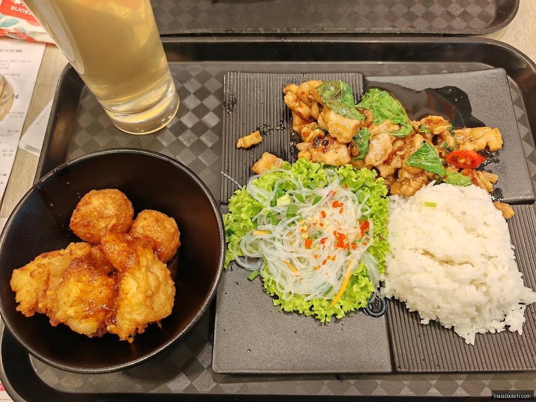 Saap Saap Thai at 18 Tai Seng - General