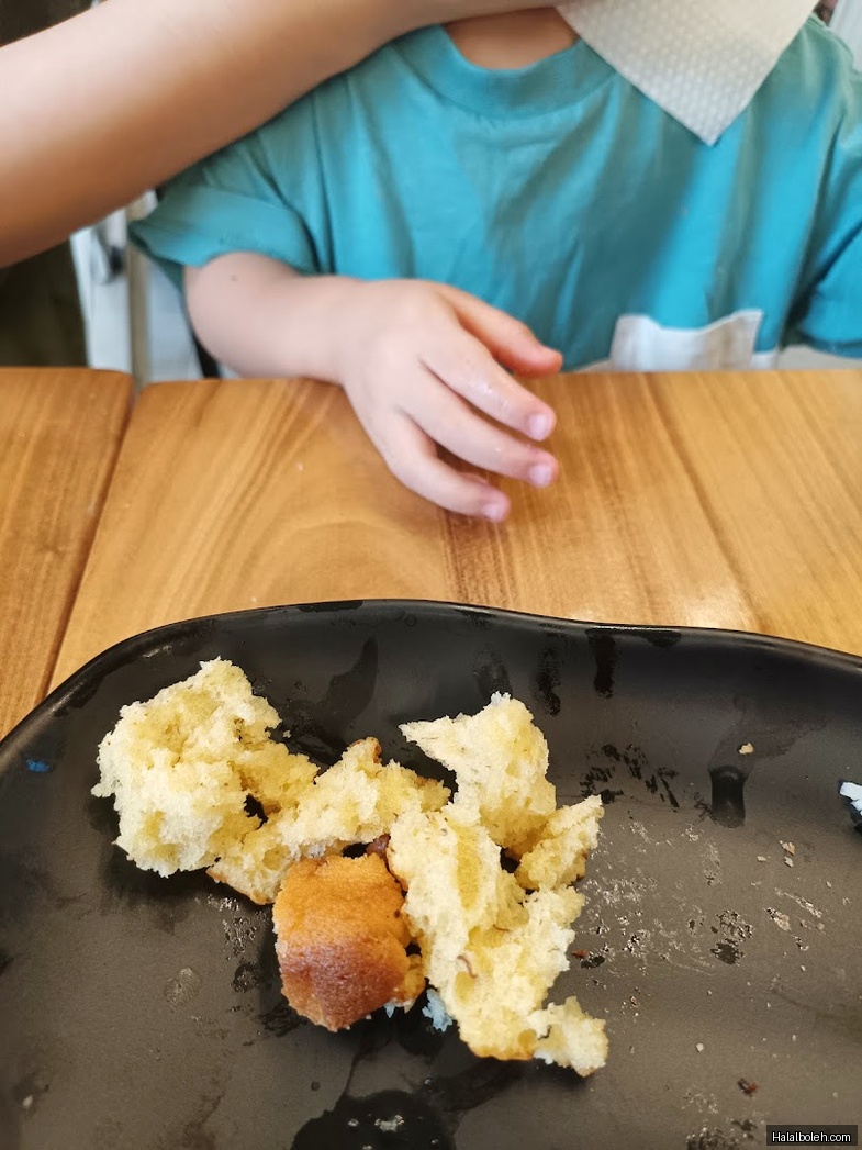 Ah B Bakery - general